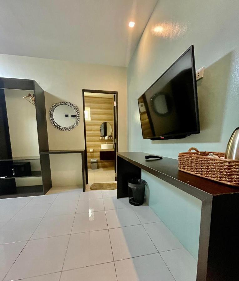 Hotel Dorotea Puerto Galera Εξωτερικό φωτογραφία